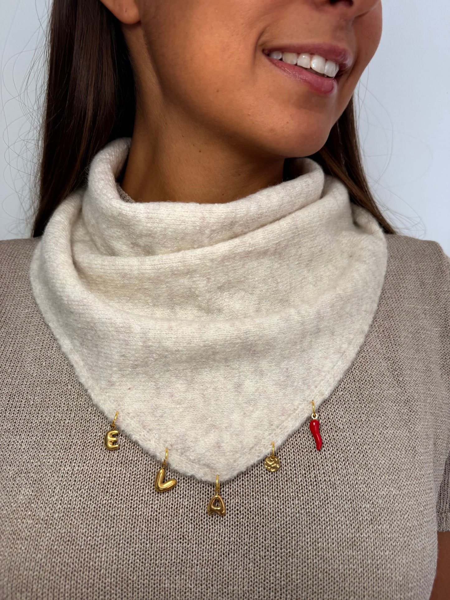 Foulard bandana en maille avoine avec charms, Avoine 4